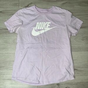 The Nike Tee T-shirt Lavender S Basic Minimal Athleisure Loungewear Activewear